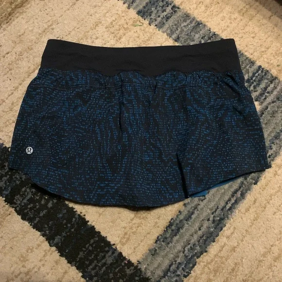 Lululemon shorts - Picture 3 of 4
